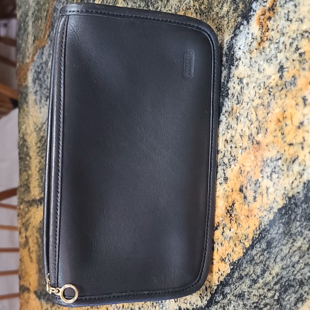 Authentic Vintage Coach Chunky Case, Makeup Cosmetic Bag in Black Leather. EUC!